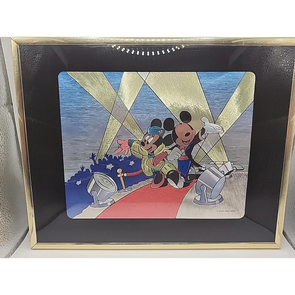 Disney Official Etched Artwork‎  Mickey and Minnie Spotlight